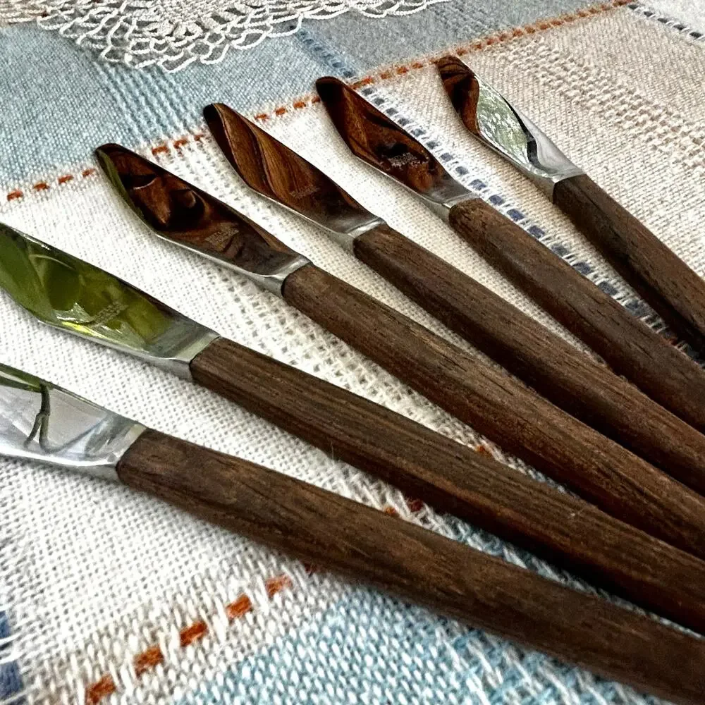 Set of 6 Vintage Butler England Butter Knives, Stainless Steel with Wood Handles